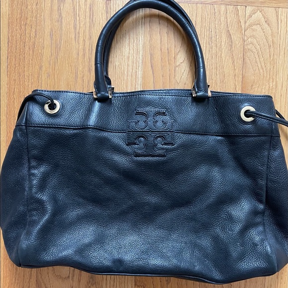Tory Burch Handbags - Tory Burch leather tote